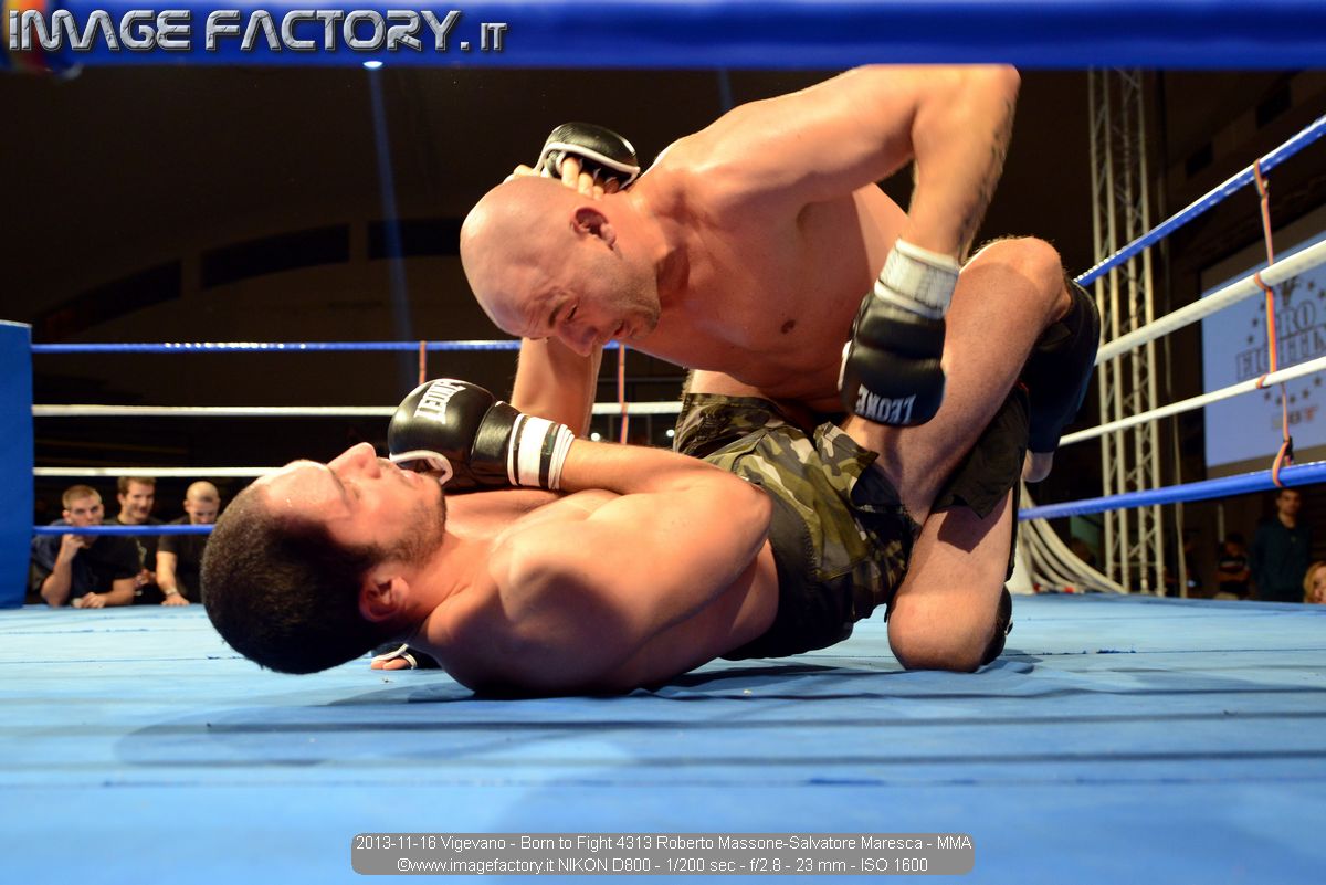 2013-11-16 Vigevano - Born to Fight 4313 Roberto Massone-Salvatore Maresca - MMA